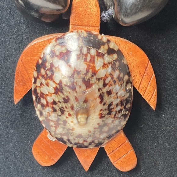 Kukui Nut Necklace with Wood Turtle Accent - Picture 2 of 15